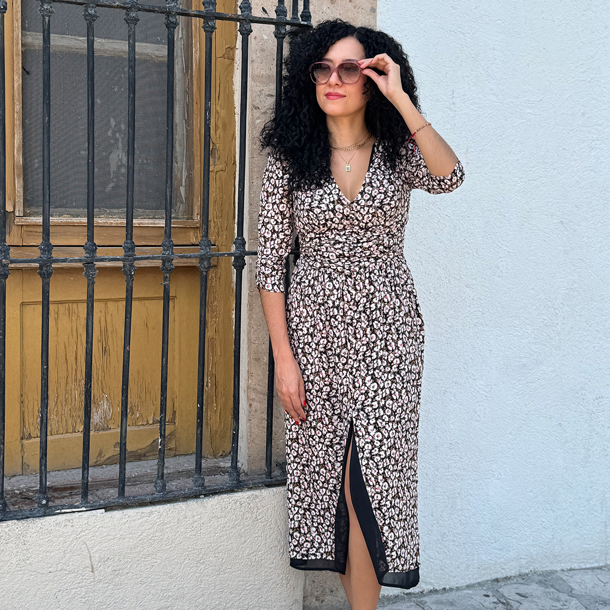 Vestido midi con cintura tipo corset