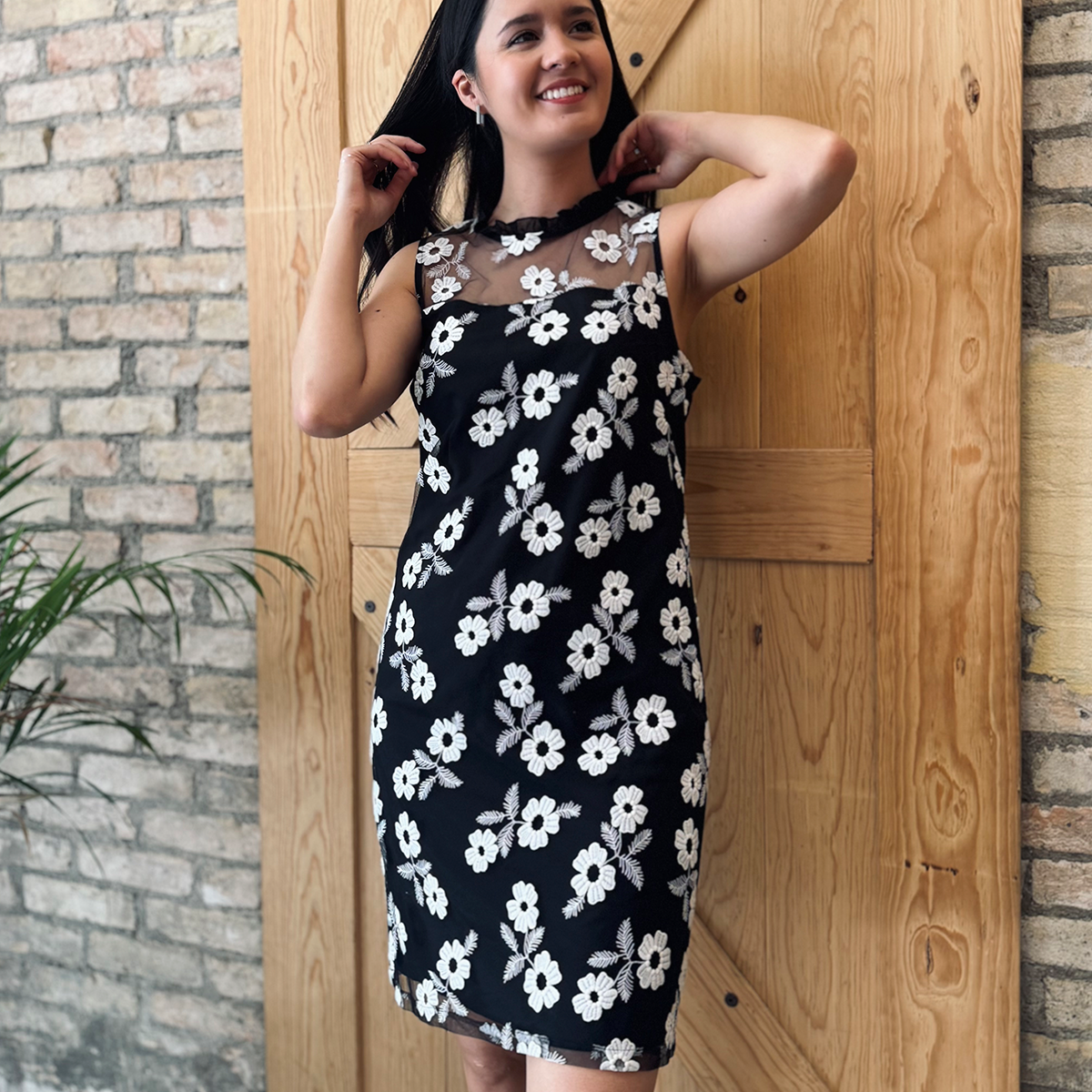 Vestido corto con flores