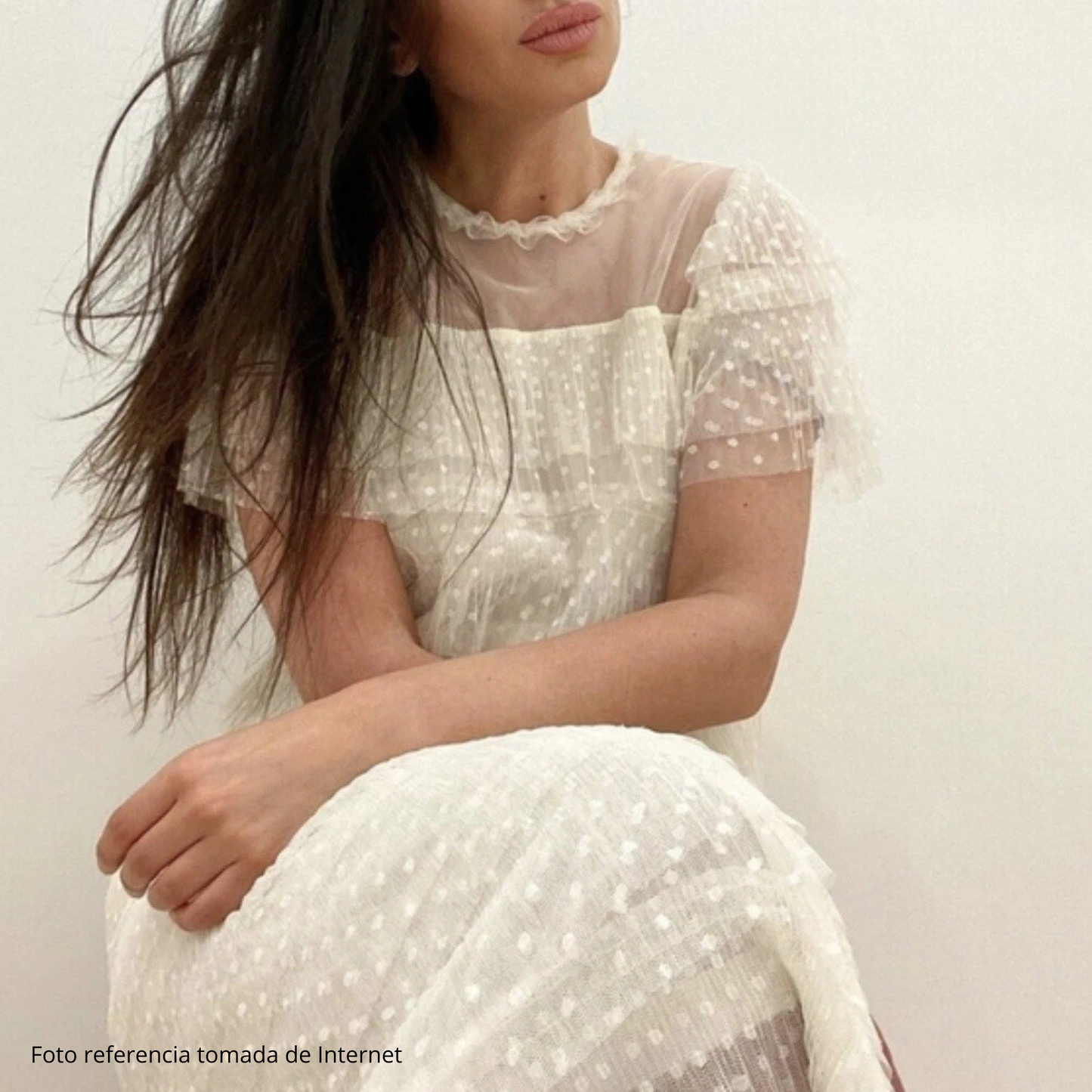 Vestido midi rómántico beige