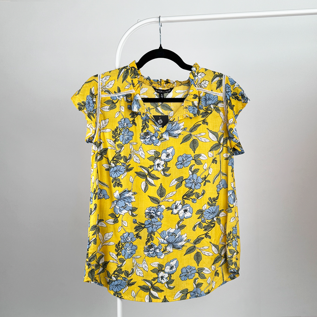 Blusa con explosión floral