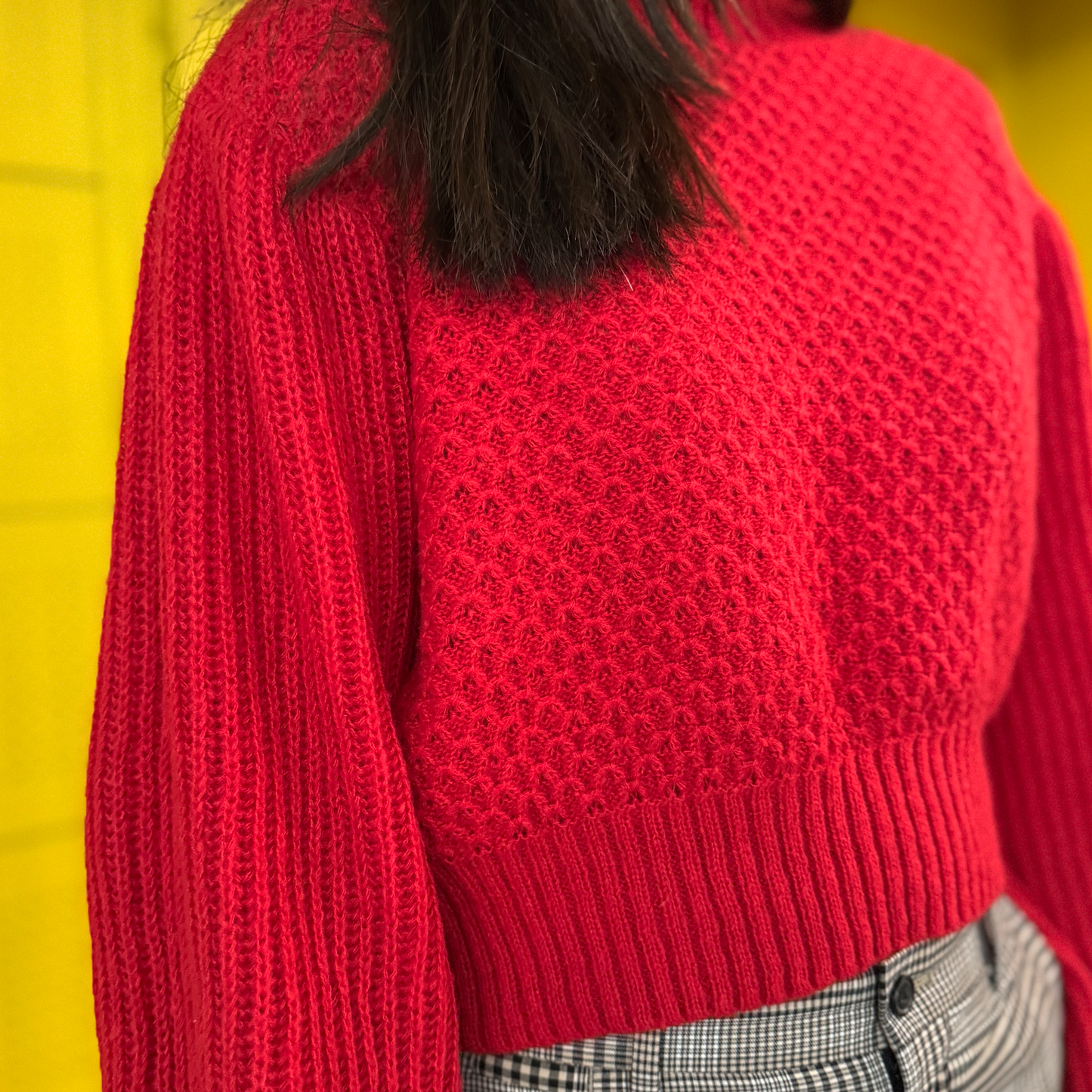Sueter crop rojo vibrante