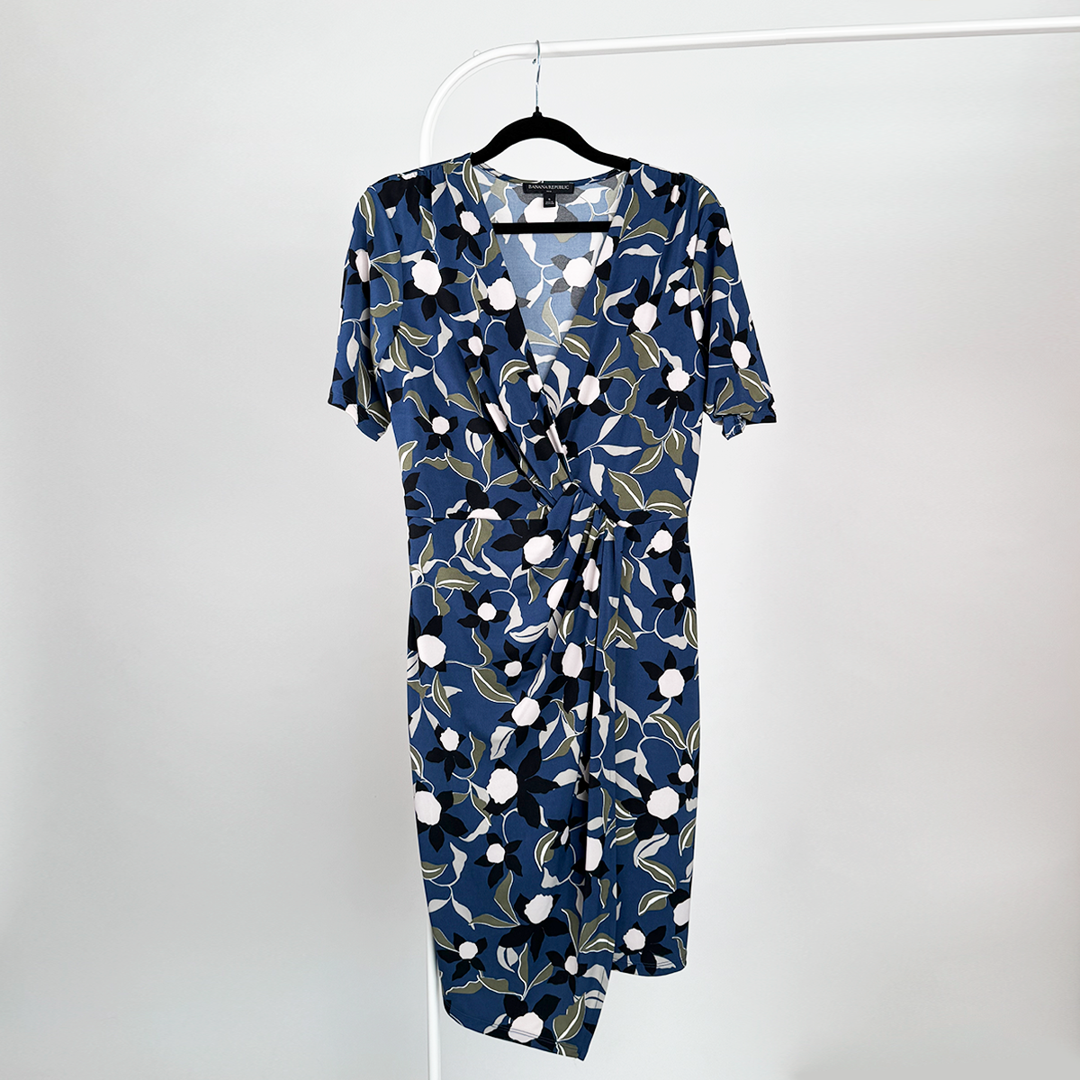 Vestido floral en tonos azules