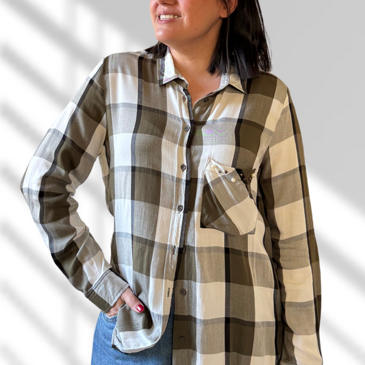 Camisa a cuadros con aplicaciones