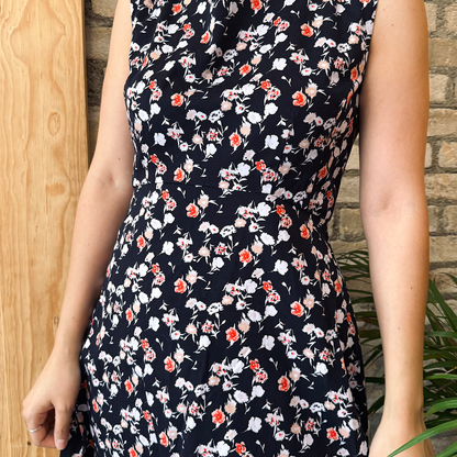 Vestido estilo pin up con flores