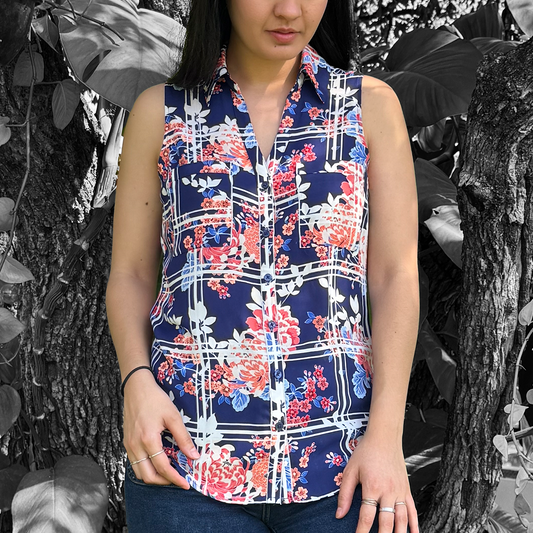 Blusa floreada azul