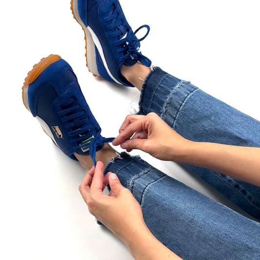 Jeans con detalle en tobillos DKNY