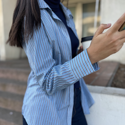 Blusa azul a rayas