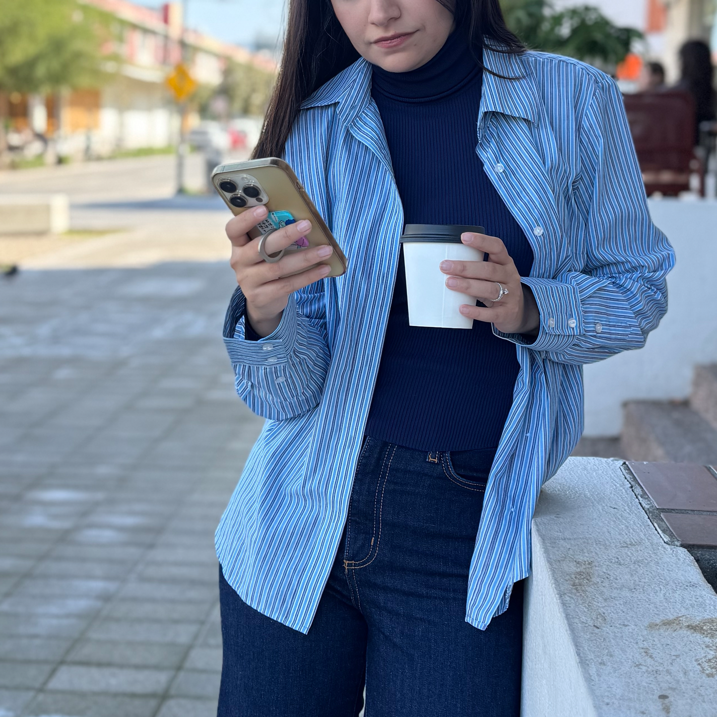 Blusa azul a rayas